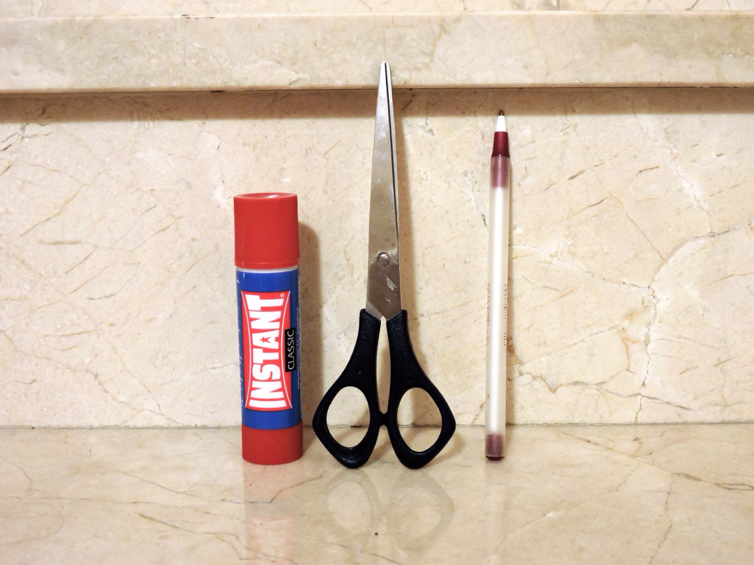 Pen, scissors and glue. Image photo 