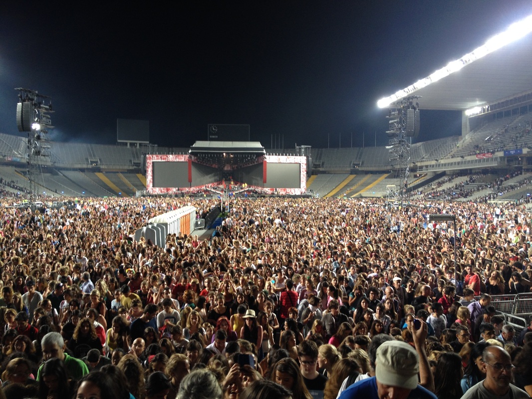People Estadi LLuis Companys Olympic Stadium One Direction Concert